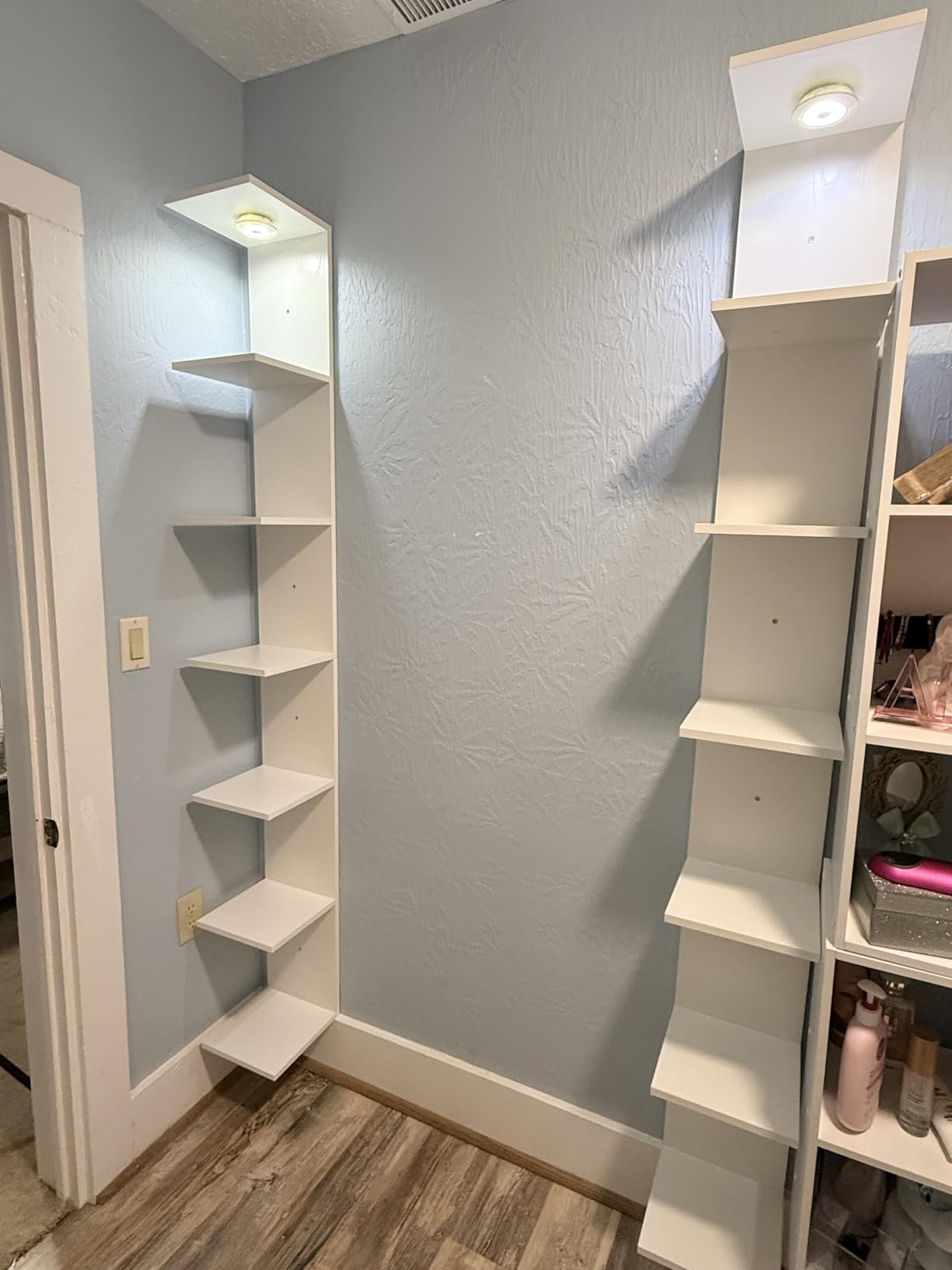 Fixwal Wall Decor 7 Tier Wall Shelf Unit Floating Shelves with LED Lights Lack Shelf for Home Organizer Display White customer photo 1