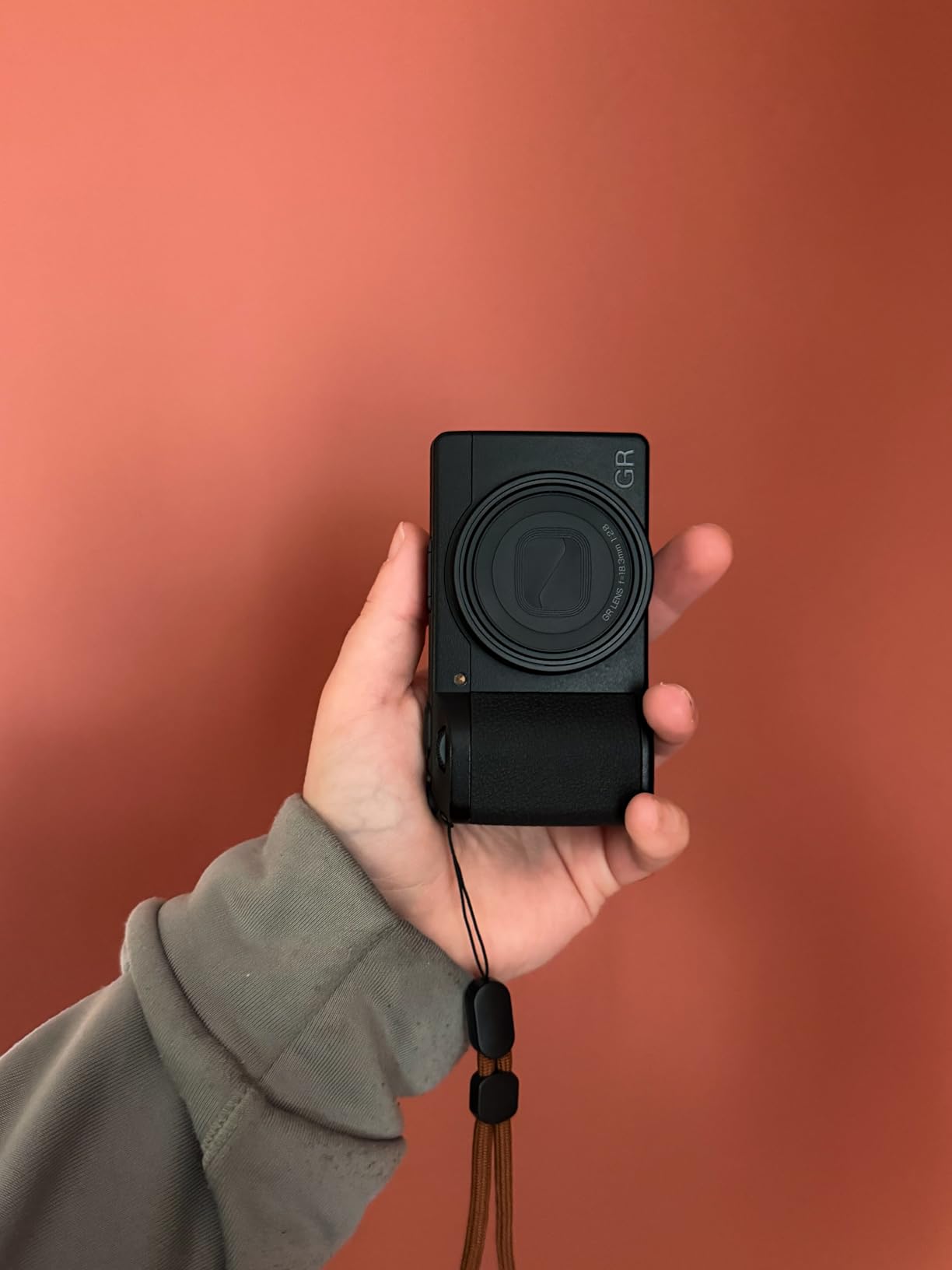 Ricoh GR IV F2.8 25.7MP with Hybrid AF 5 Axis Sensor Shift Stabilization Built in 53GB Memory Compact Digital Camera customer photo 1