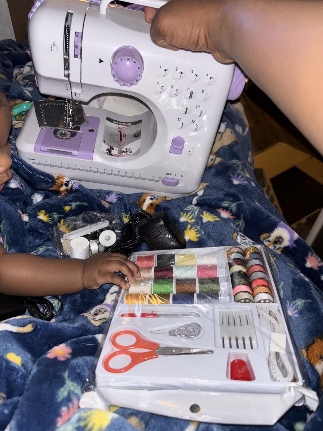 Beginner Sewing Machine, 12 Built-in Stitches with Foot Pedal, 2-Speed Control, Portable Mini Sewing Machine for Home Travel Use & Sewing Enthusiasts (black) customer photo 2