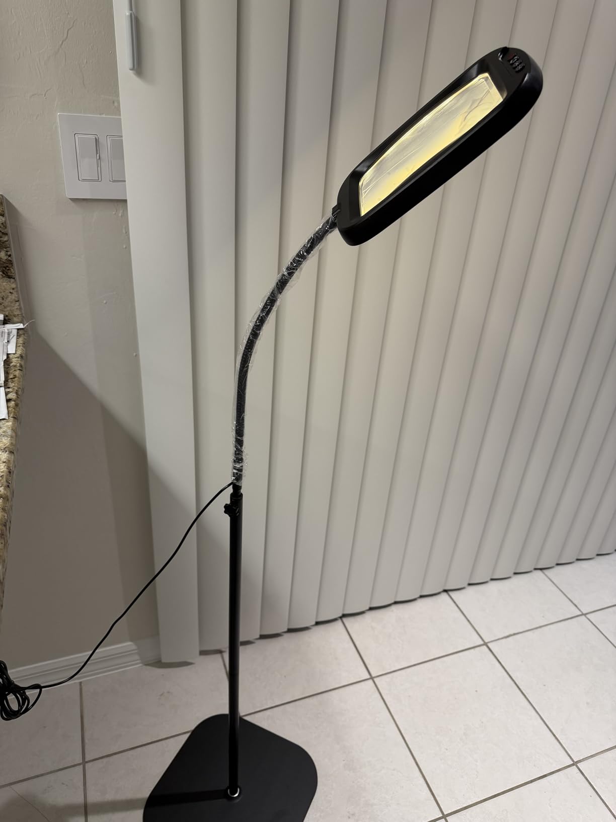 30X 10X Extra Large Floor Magnifying Glass with Light and Stand, 60 LED Flexible Gooseneck Floor Magnifying Lamp with 5 Color Modes, 2-in-1 Lighted Magnifiers for Close Work, Sewing, Crafts, Painting customer photo 2