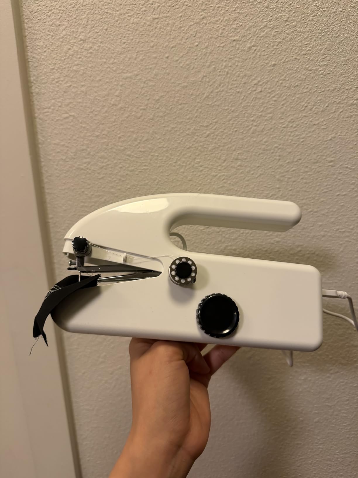 Philorn Mini Handheld Sewing Machine, Quick Portable Sewing Machine for Beginners, Sewing Kit for Home Travel and Craft Projects customer photo 2