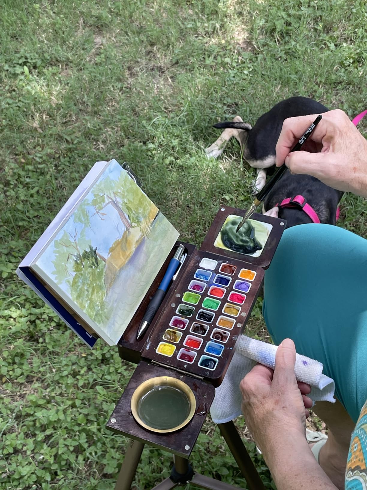 24-Grid Empty Travel Watercolor Palette Box, Fuumuui All-in-One Walnut Wood Palette Tray Kit, Mini Portable Sketchbox for Plein Air Painting with Three Ends Travel Brush and Watercolor Cup customer photo 1