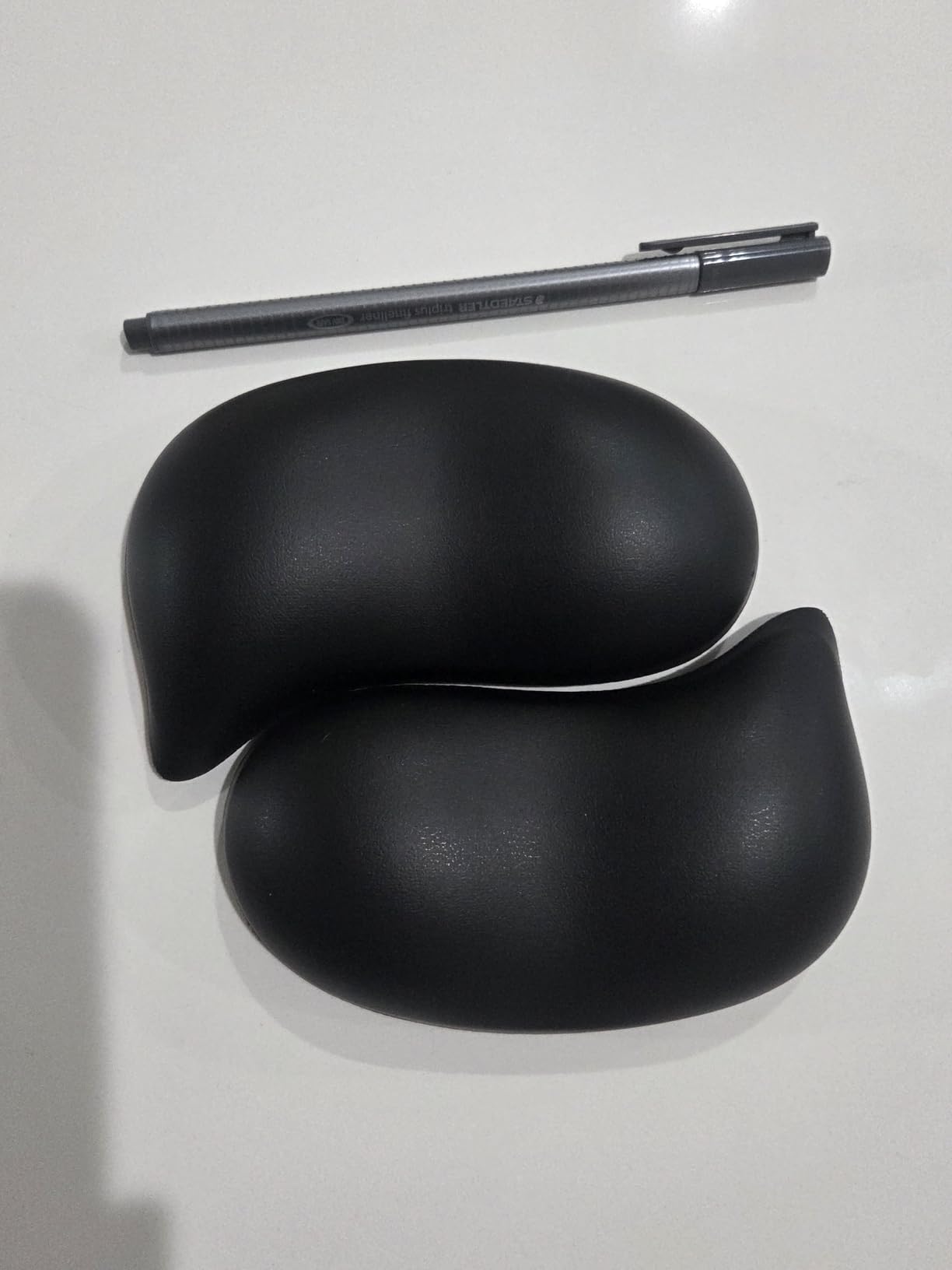 JIKIOU Ergonomic Gliding Palm Rests, Gel Mouse Wrist with Leather Surface, Sliding Wrist Pad with 4 Smooth Scroll Wheel, Fast Mouse Wrist Glider Designed for Office Computer Home Gaming, 2 Pack Black customer photo 2