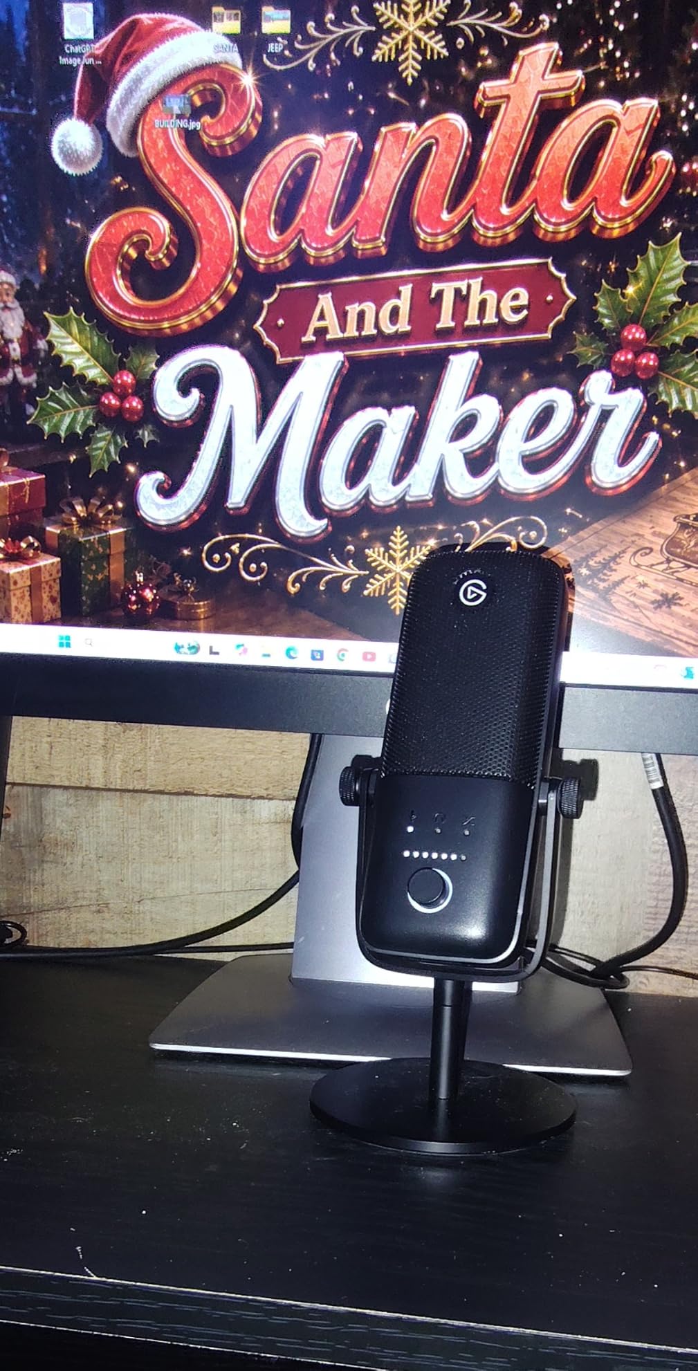 Elgato Wave:3 MK.2 - Premium USB Condenser Microphone for Streaming & Podcasting with Wave FX Processor - Onboard DSP - Clipguard 2.0 - VST Inserts - Works on PC and Mac customer photo 1