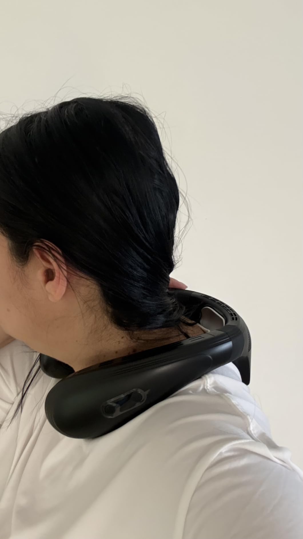 Neck Air Conditioner Portable, Neck Fan with Large Cooling Plate & NTC Control, Upward & Downward Back Airflow, 6000mAh Bladeless Wearable Fan customer photo 1