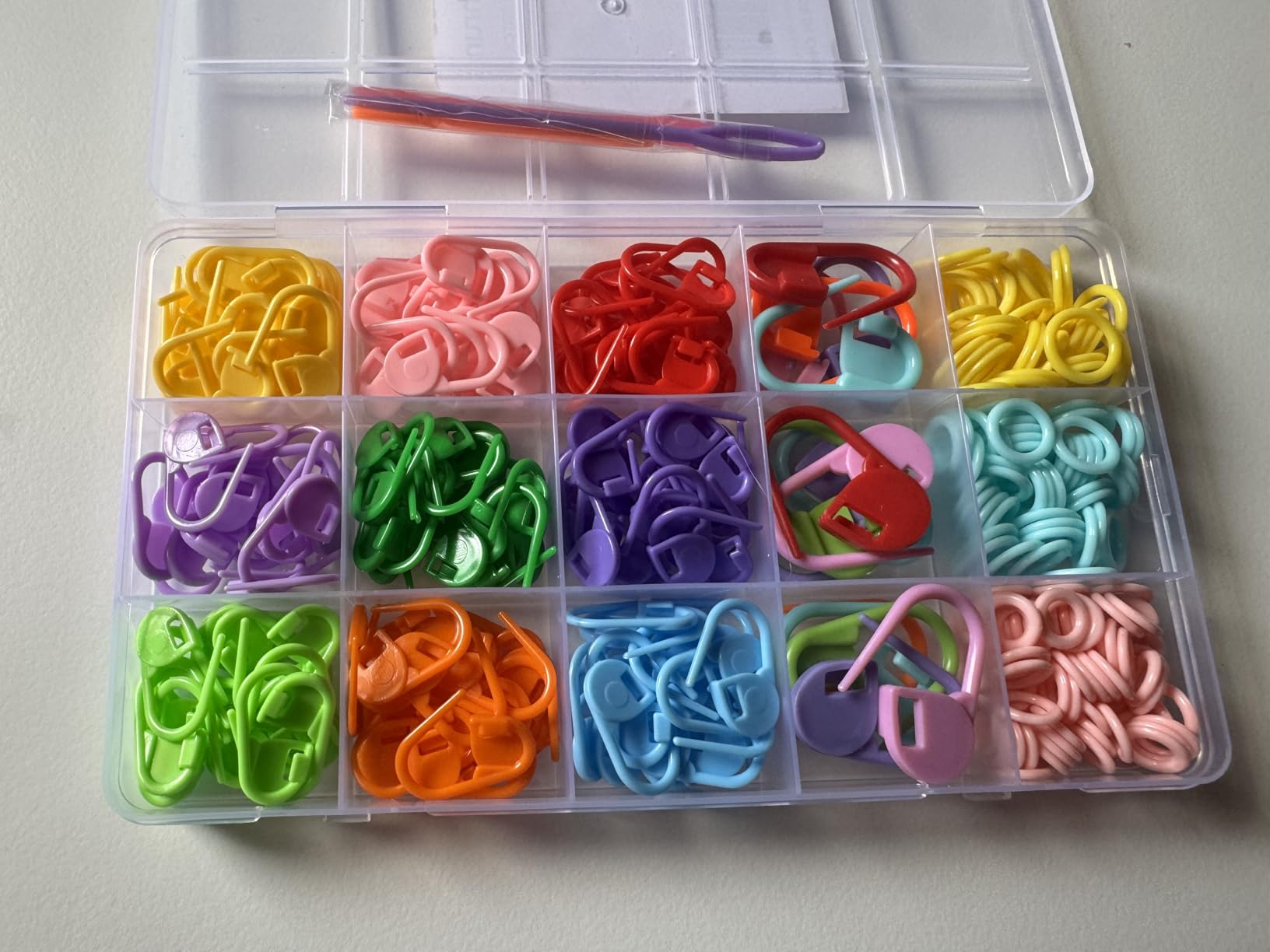 Xenhrun Crochet Stitch Markers Kit: 310pcs Large Locking Crochet Counter Clips & Marker Rings for Crocheting Knitting with Compartment Storage Box customer photo 1