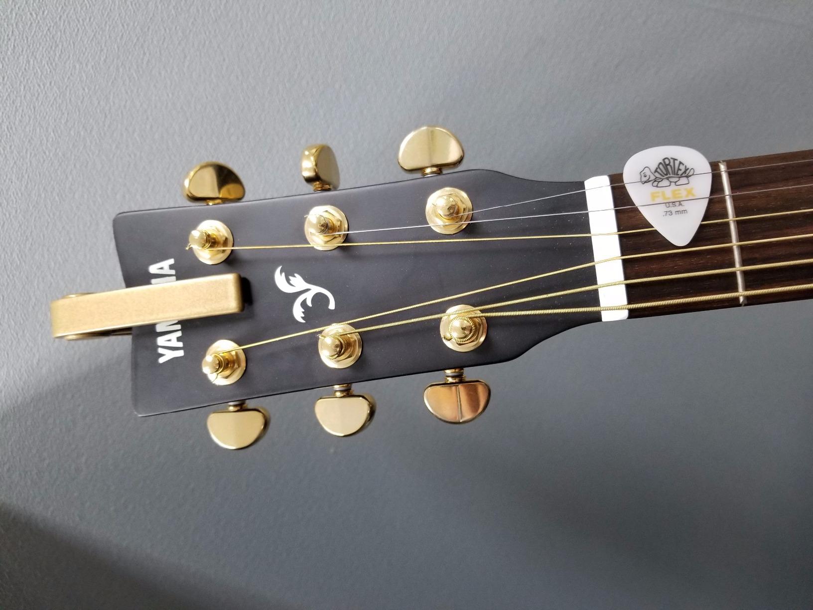 Jim Dunlop Trigger Capo Acoustic Curved - Black customer photo 2