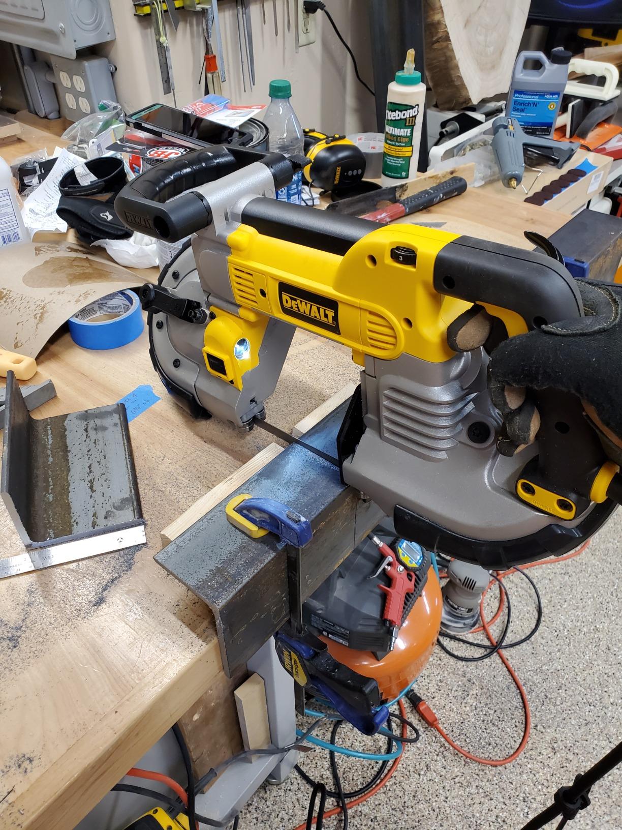DEWALT - GID-298457 Portable Band Saw, Deep Cut, 10 Amp, 5-Inch (DWM120) Black/Yellow customer photo 1