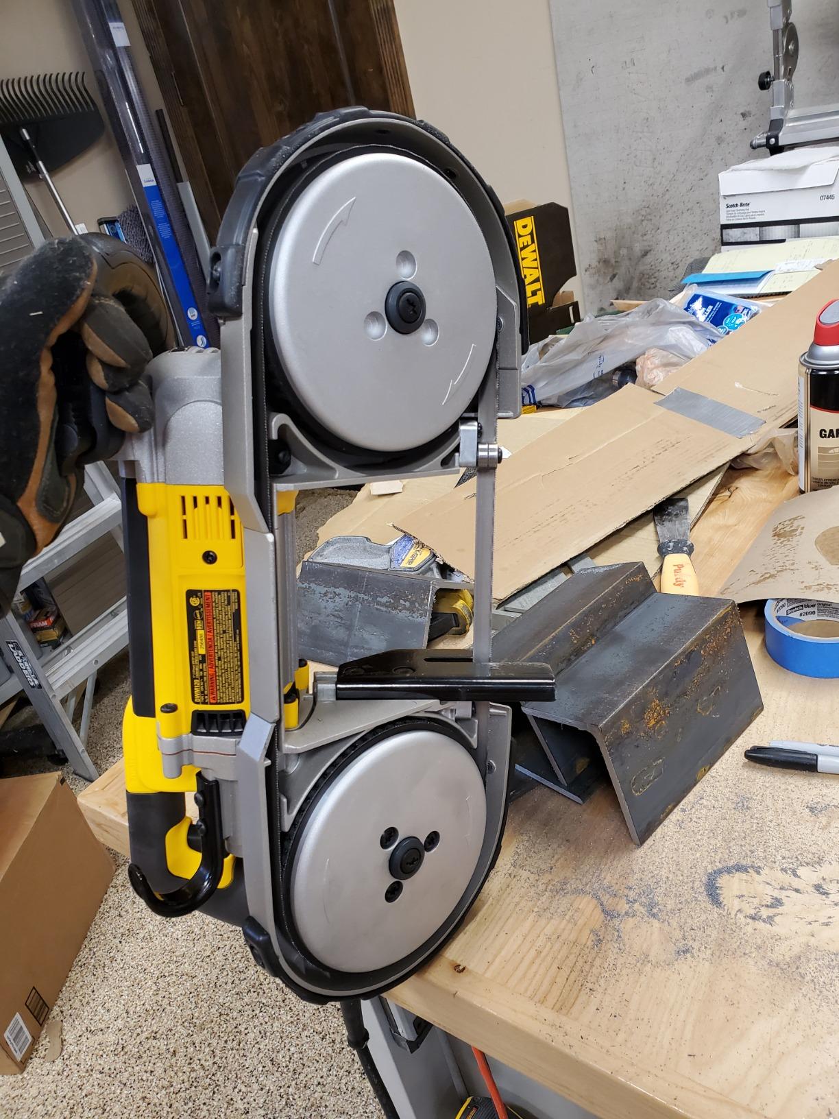 DEWALT - GID-298457 Portable Band Saw, Deep Cut, 10 Amp, 5-Inch (DWM120) Black/Yellow customer photo 2