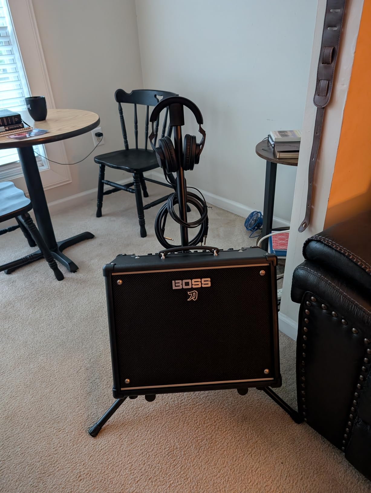 On-Stage RS7500 Tiltback Tripod Guitar Amplifier Stand customer photo 1