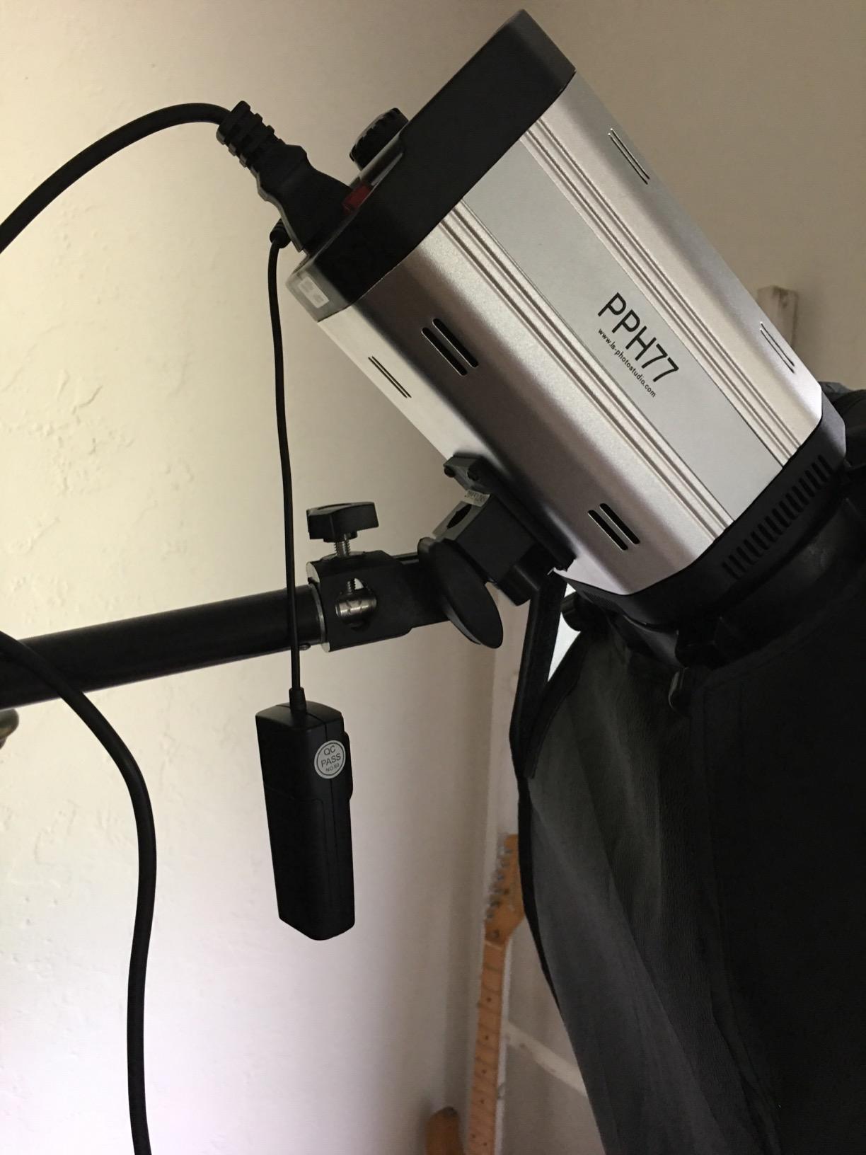 Neewer RT-16 Wireless Studio Flash Trigger, 16 Channels, Compatible with Neewer S101-300W, S101-400W and Other Studio Lights customer photo 1