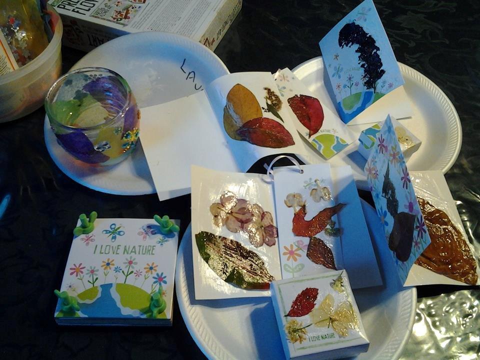 4M Green Creativity Pressed Flower Art Kit, Recycle Flowers Art & Crafts DIY Kit, For Boys & Girls Ages 5+ customer photo 2