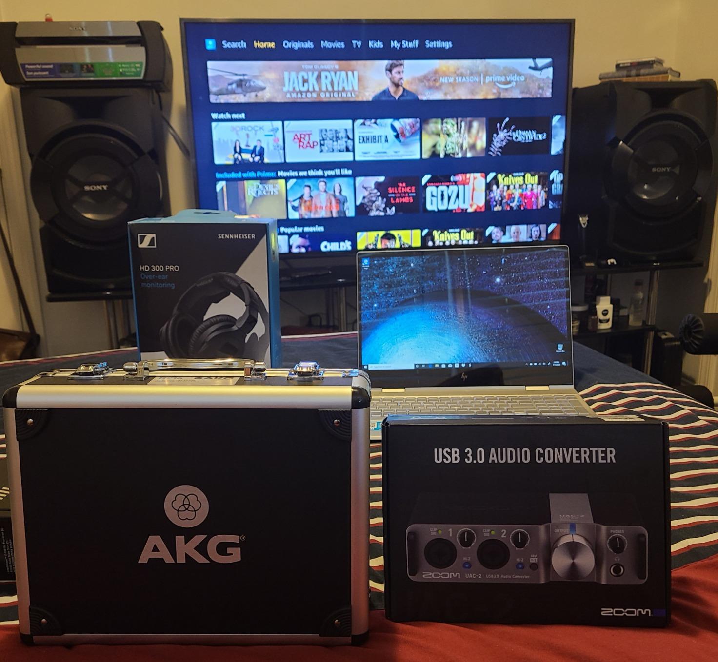 AKG Pro Audio C214 Studio Grade Professional Large Diaphragm Condenser Microphone customer photo 2