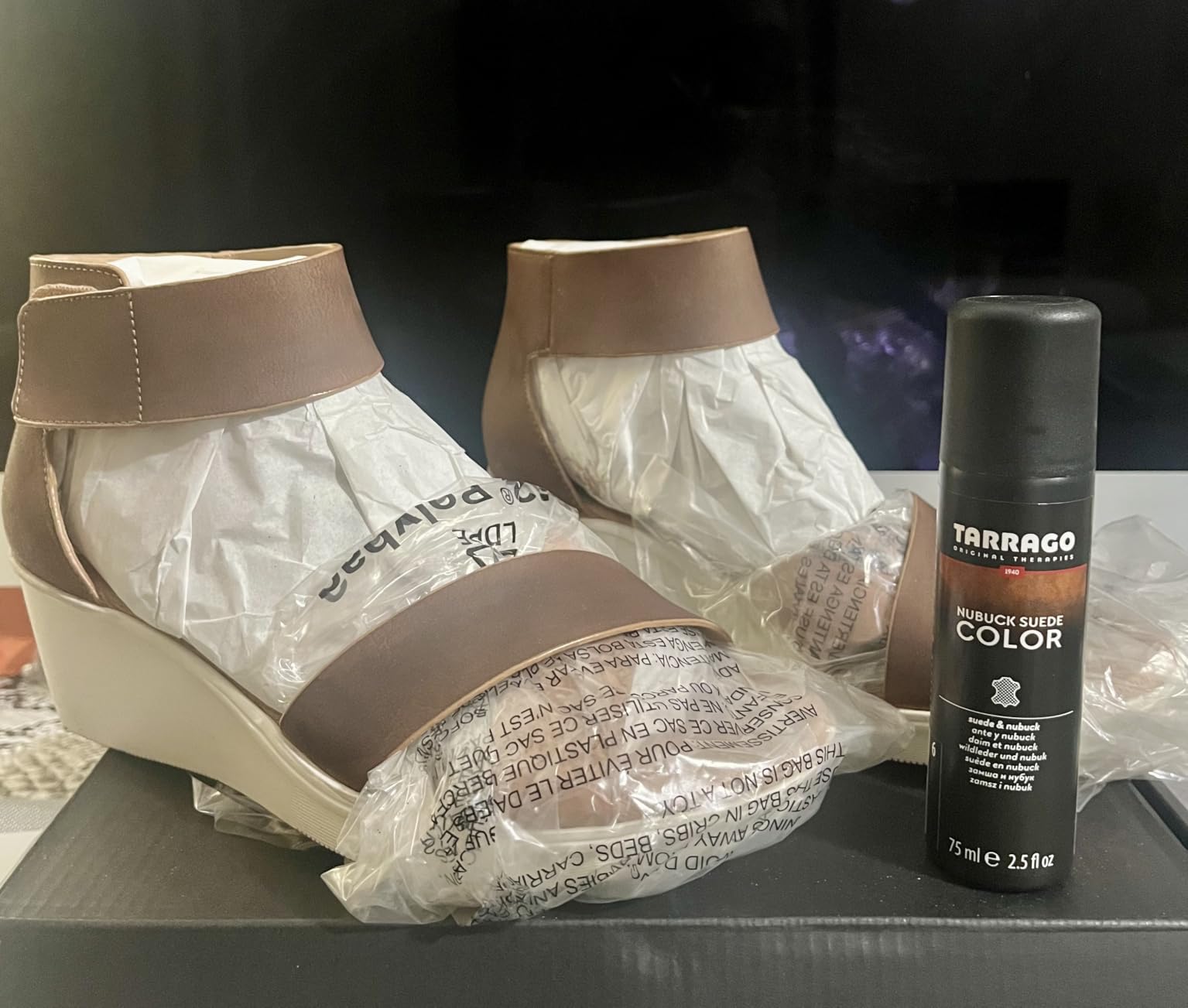 Tarrago Nubuck & Suede Color Restorer - Restores Faded Suede for Sneakers, Shoes, Boots, Jackets, Purses, & More - Suede Color Renew with Applicator - 2.5oz customer photo 1