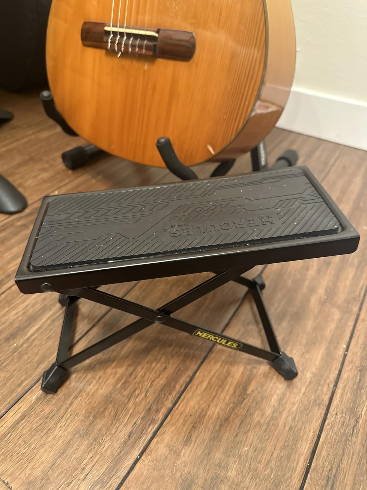 Hercules FS100B Foot Rest customer photo 1