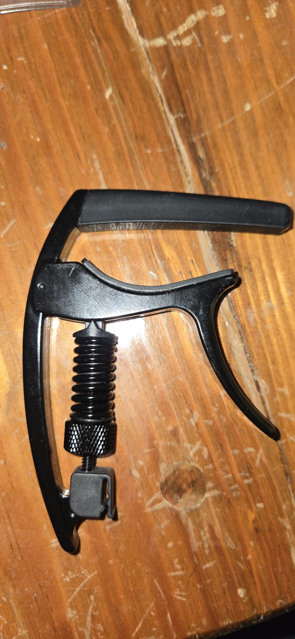 D'Addario Guitar Capo - NS Tri Action - For 6-String Electric and Acoustic Guitars - Micrometer Tension Adjustment customer photo 2