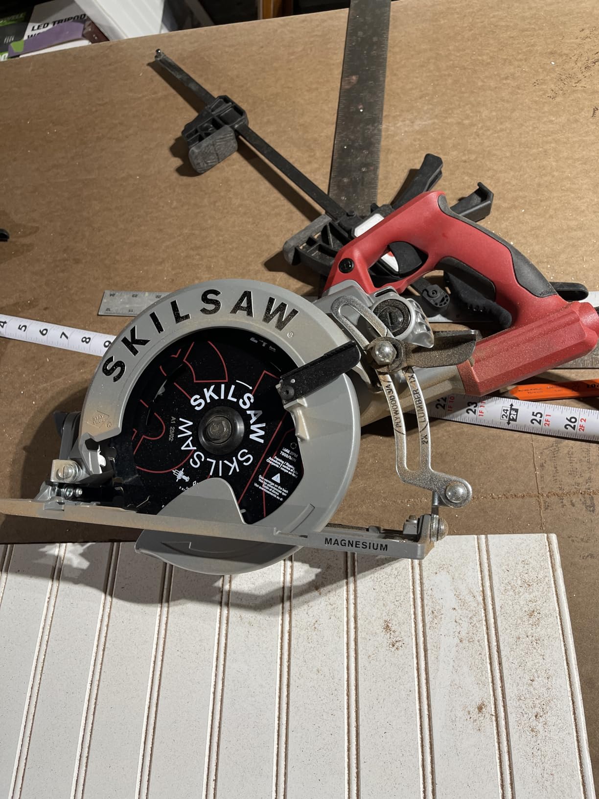 SKILSAW SPT77WML-01 15-Amp 7-1/4-Inch Lightweight Worm Drive Circular Saw, Silver | 11.5 Lb Magnesium Worm-Drive, Dual-Field 15a Motor, 7-1/4 Blade, 24t Diablo Carbide Blade Included, 53 Degree Bevel customer photo 1