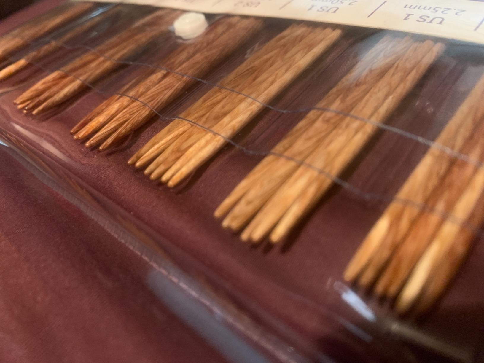 Knit Picks Double Pointed Wood Knitting Needles Set, 6 inches | DPN set comes with six sizes from US 0 - 3 customer photo 2
