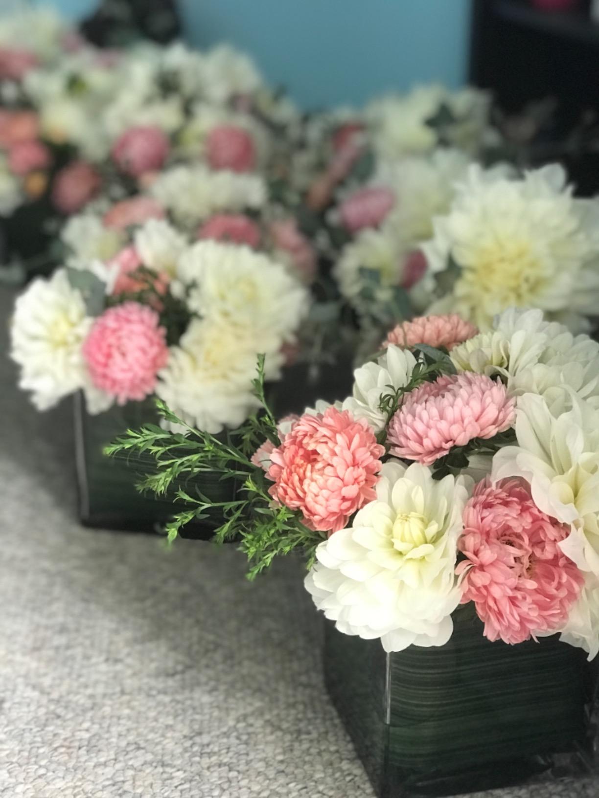 Oasis Floral Foam MaxLife - Standard Size Floral Foam Bricks, Pack of 6 - Professional Hydration & Secure Stem Support for Fresh Flower Arrangements customer photo 1