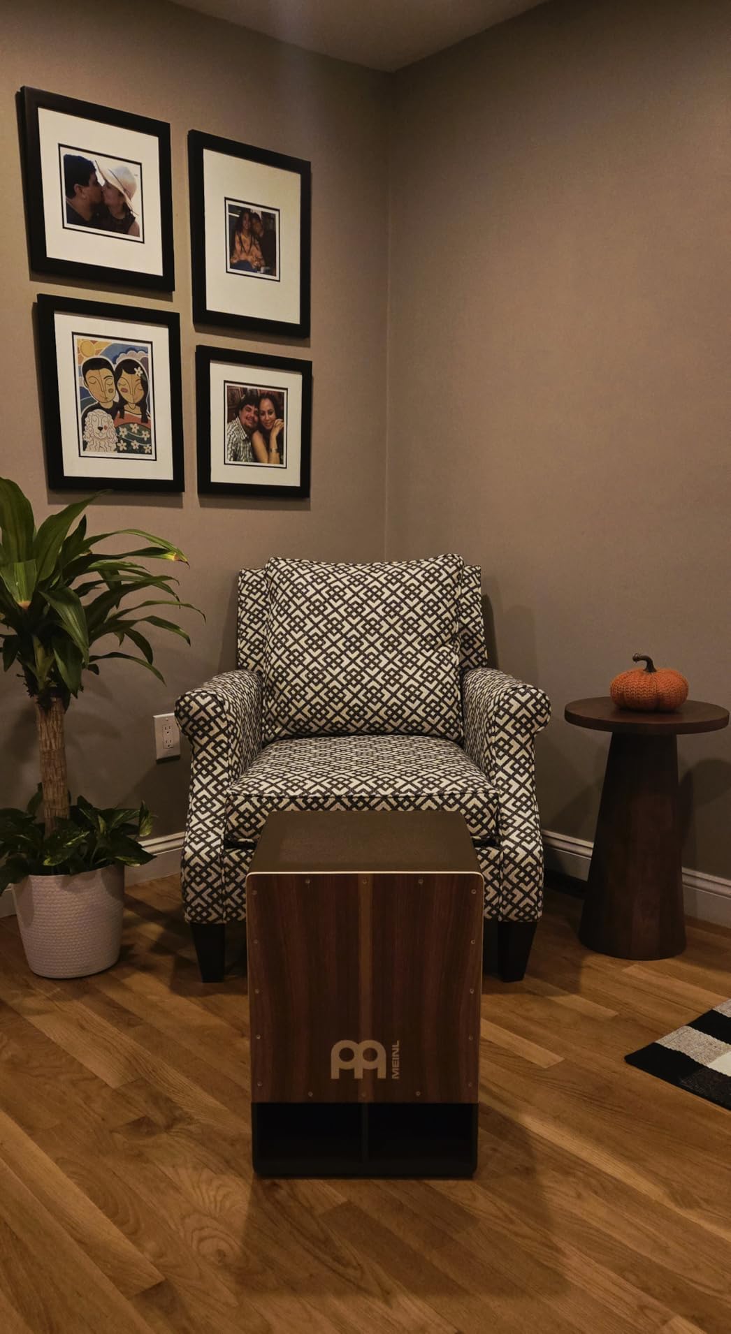 Meinl Jumbo Bass Subwoofer Cajon with Internal Snares - Walnut Playing Surface (SUBCAJ5WN) customer photo 1