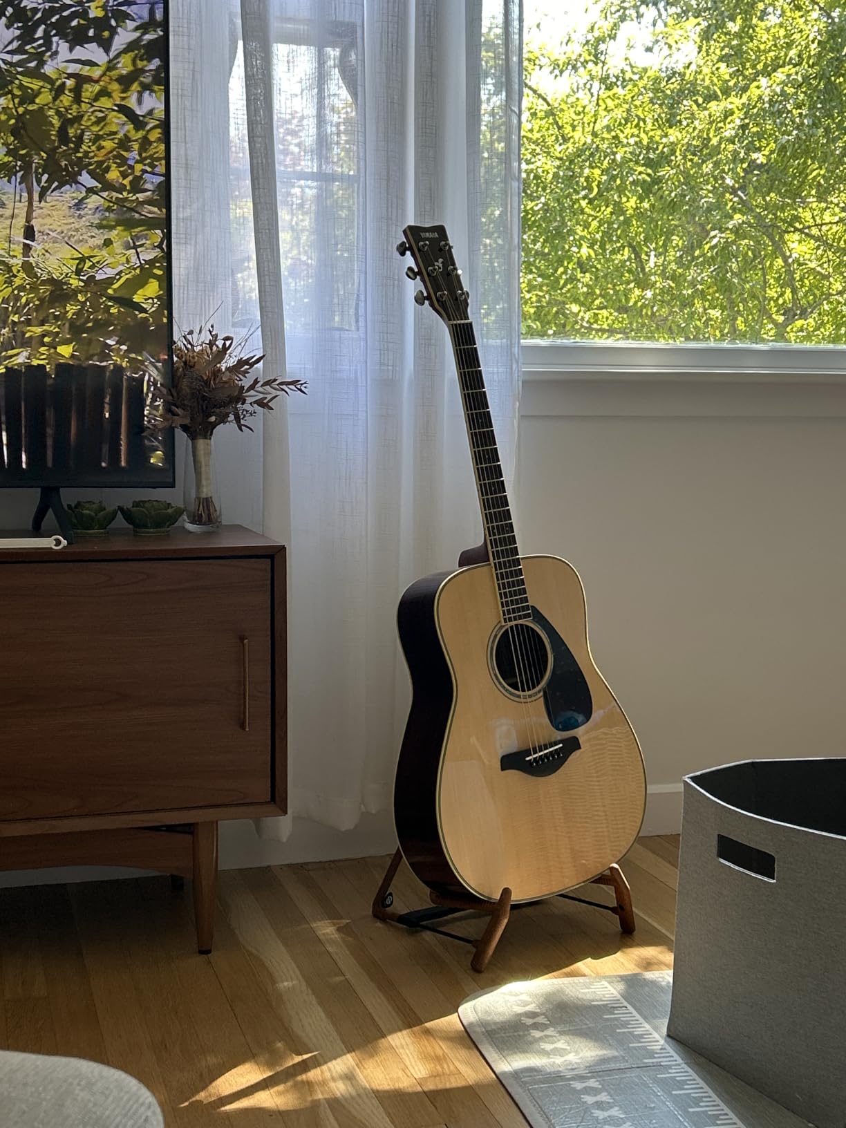 K&M Konig & Meyer 17580.014.95 Heli 2 Acoustic Guitar Stand | Folding A-Frame for Acoustic Guitars | Adjustable & Collapsible | Sturdy & Durable | Pro's Choice | German Made Cork Infused Rubber customer photo 1