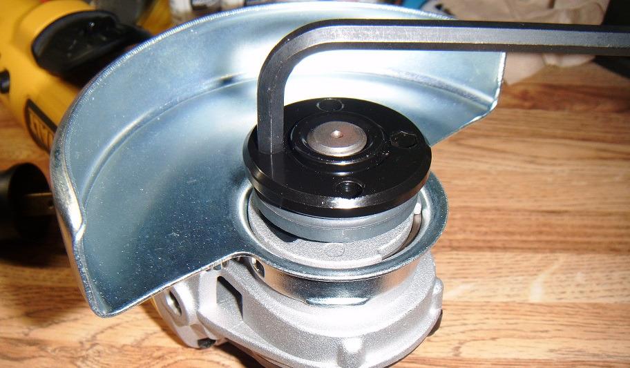 DEWALT Angle Grinder Tool, 4-1/2-Inch, Paddle Switch, 7-Amp (DWE4012) customer photo 1