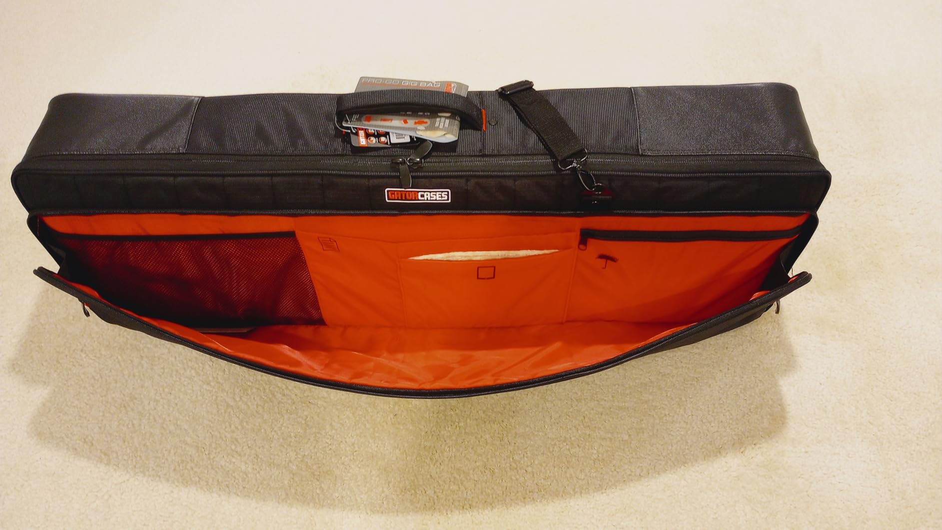 Gator Cases Pro-Go Series Ultimate Keyboard Gig Bag with Removable Backpack Straps (88-Key) customer photo 1