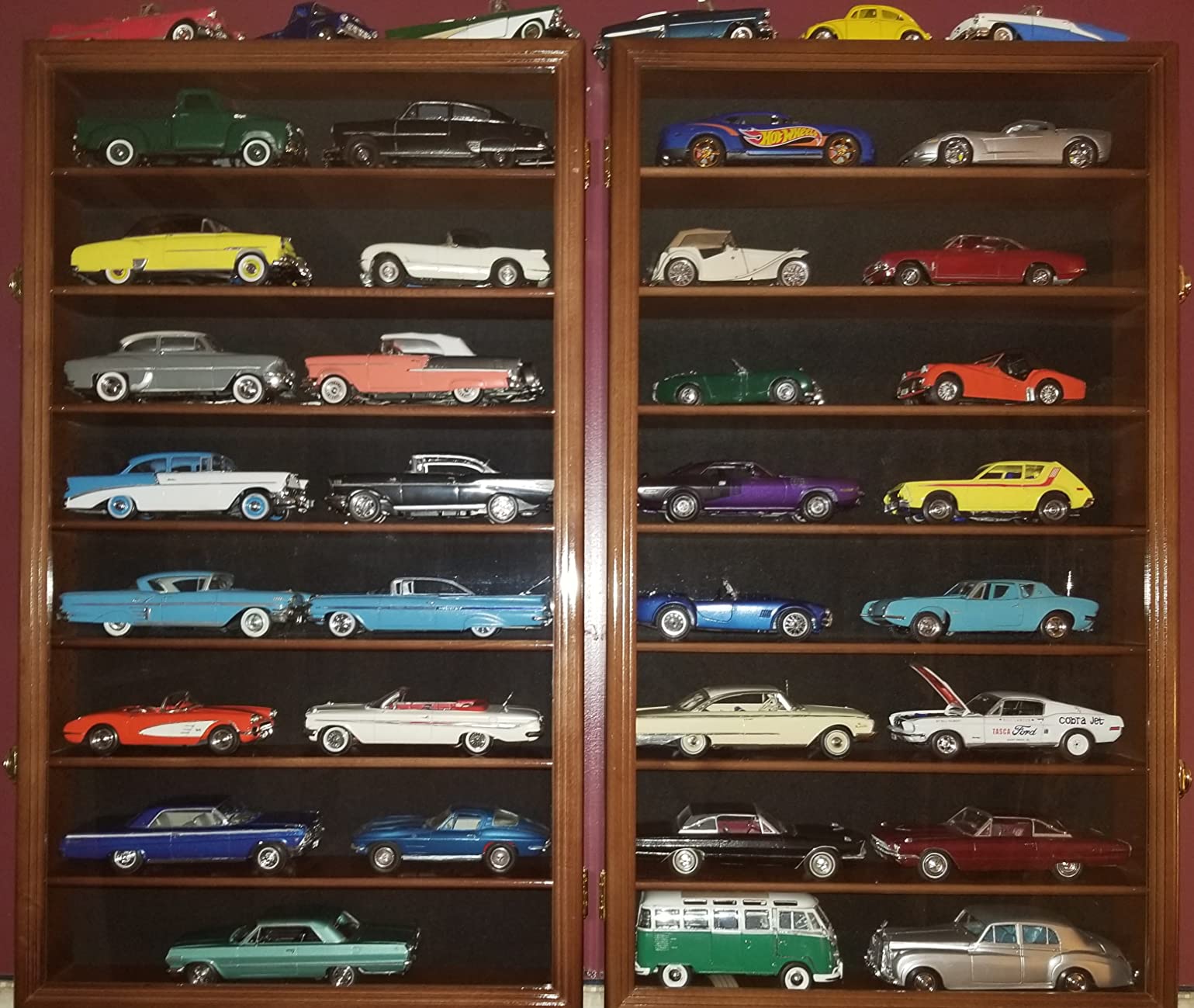 Large 1/24 Scale Diecast Model 16 Cars Display Case Cabinet Holder Holds 16 Cars 1:24 (Oak Finish) customer photo 1