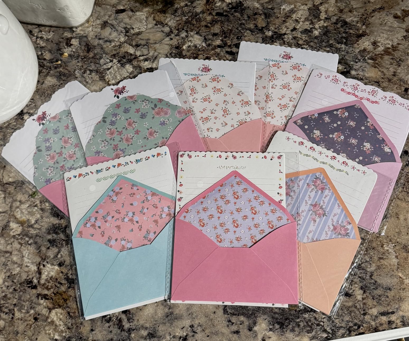 SCStyle 32 Cute Writing Paper with 16 Envelope -(Letter Paper 7.1x5.2 inch) | (32 Pcs Stationery Paper And 16 Pcs Envelopes Set ) Cute Kawaii Lovely Special Design Stationery Paper with Envelope customer photo 1