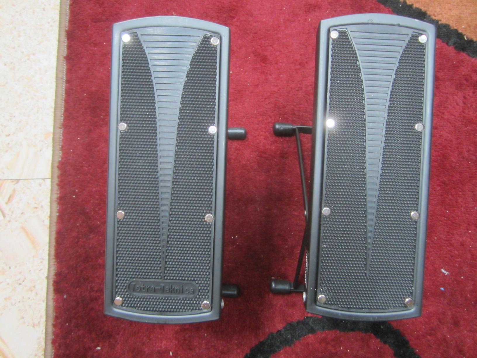 Essentials Series GFR-01 6-Position Height Adjustable Guitar Foot Rest, Color Black customer photo 2