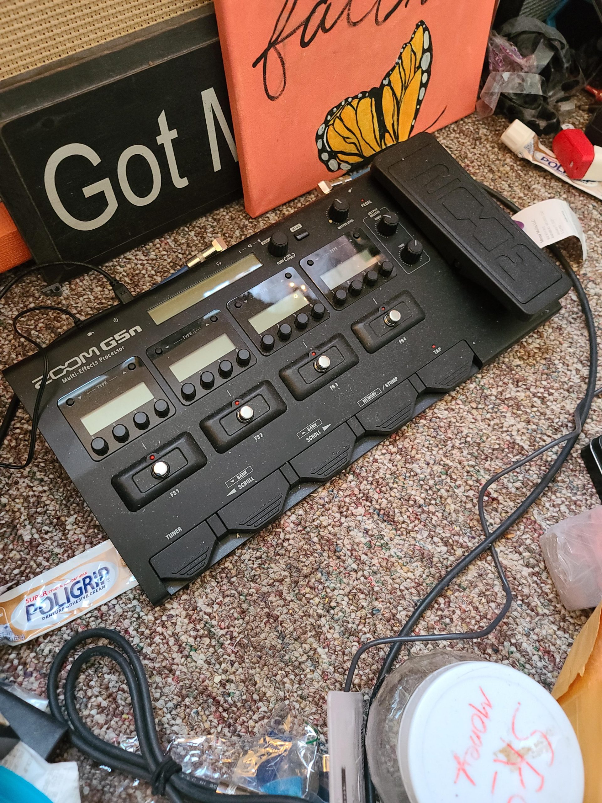 Zoom G5n Guitar Multi-Effects Processor with Expression Pedal customer photo 2