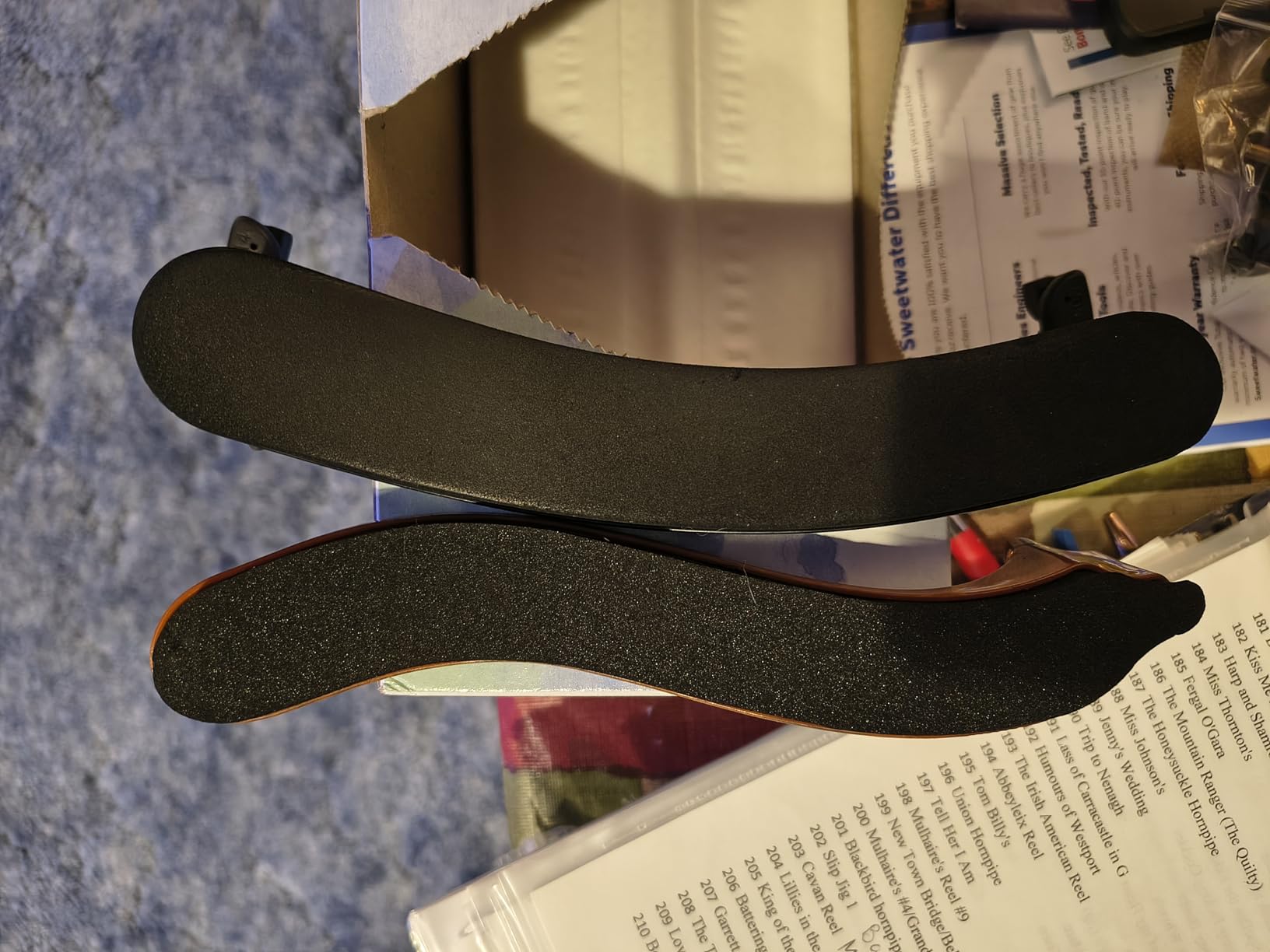 Light Carbon Fiber Violin Shoulder Rest 4/4 Foam Padding For Comfort With Slight Height Adjustable Feet (Wood Look) customer photo 1