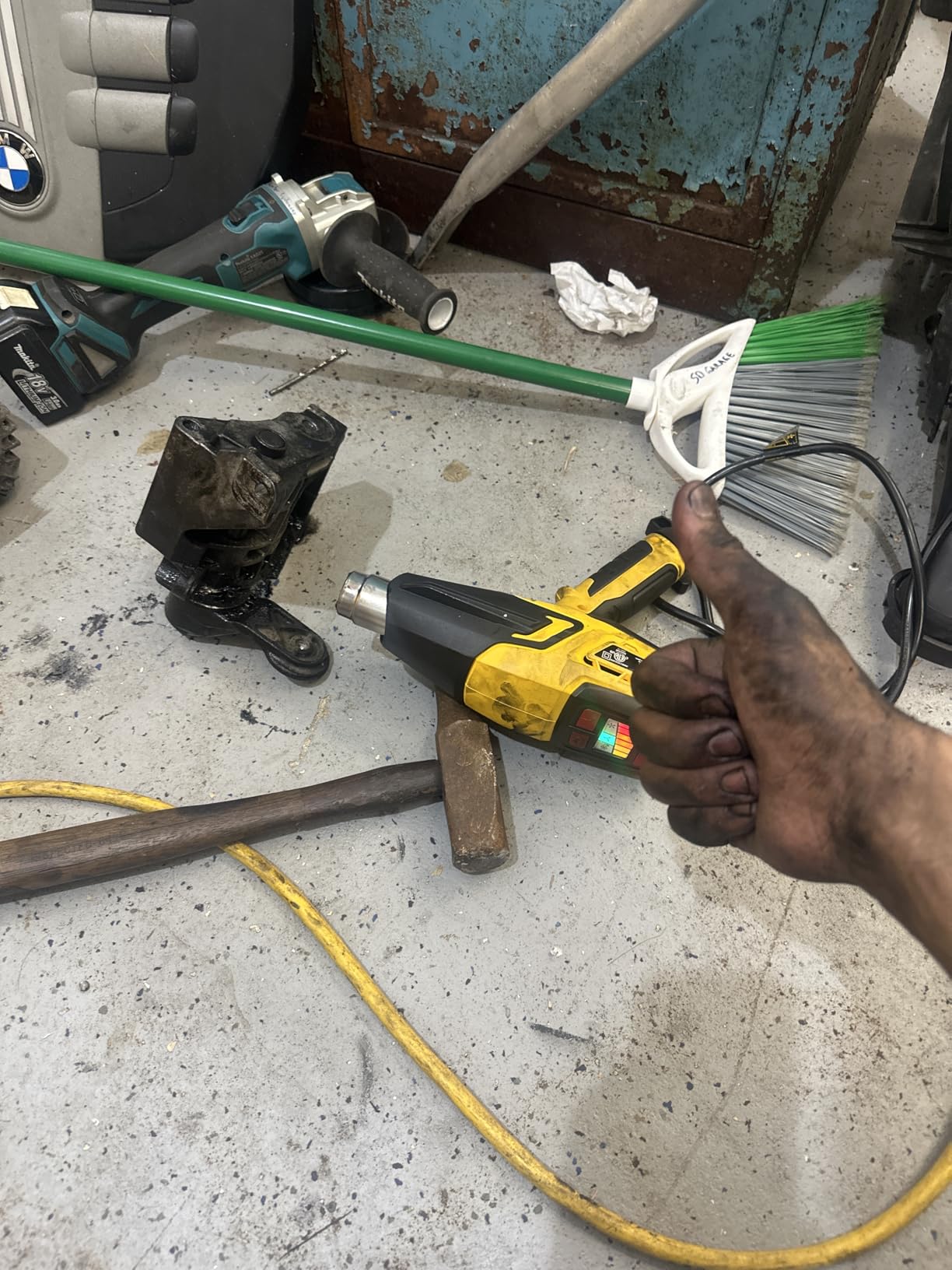 Wagner Spraytech FURNO 500 Heat Gun, 12 Settings, 150°F to 1200°F | Twelve settings and two nozzles support paint removal, PVC bending and crafts customer photo 2