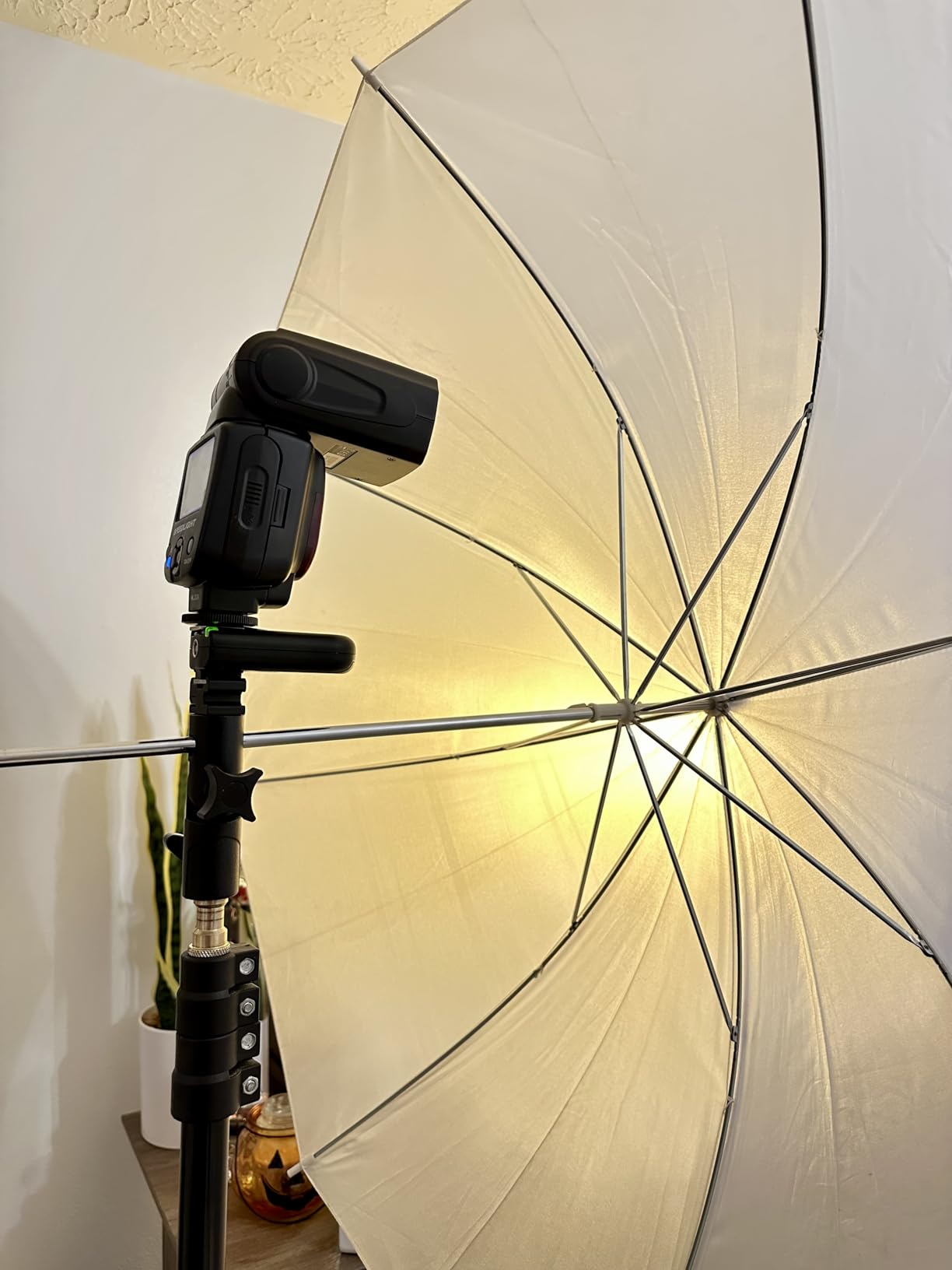Anwenk Camera Flash Speedlite Mount Swivel Light Stand Bracket with Umbrella Reflector Holder for Camera DSLR Nikon Canon Pentax Olympus and Other DSLR Flashes Studio Light LED Light, 1Pack customer photo 2