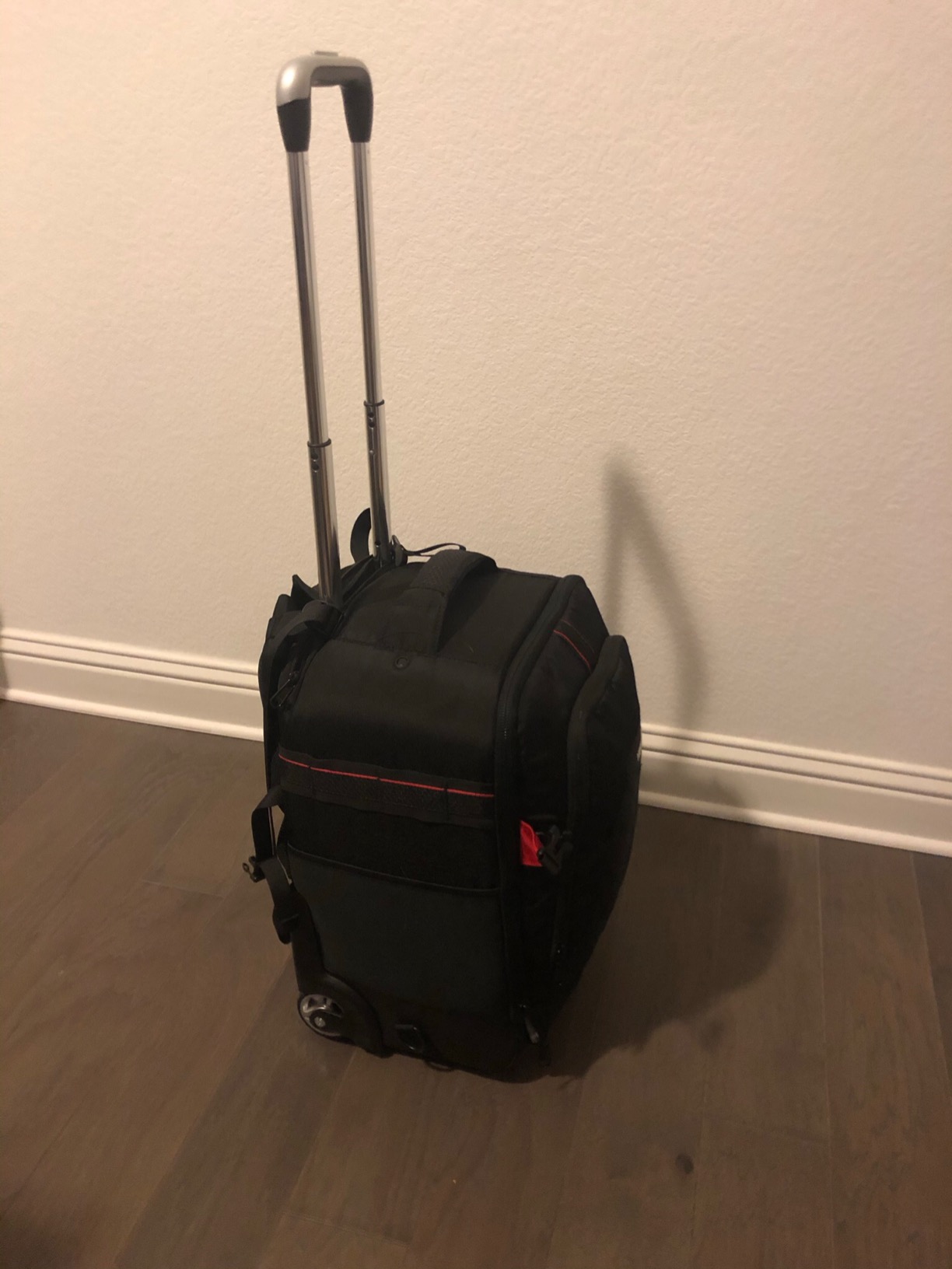 Neewer 2-in-1 Rolling Camera Backpack Trolley Case - Anti-Shock Detachable Padded Compartment, Hidden Pull Bar, Durable, Waterproof for Camera, Tripod, Flash Light, Lens, Laptop for Air Travelling customer photo 2