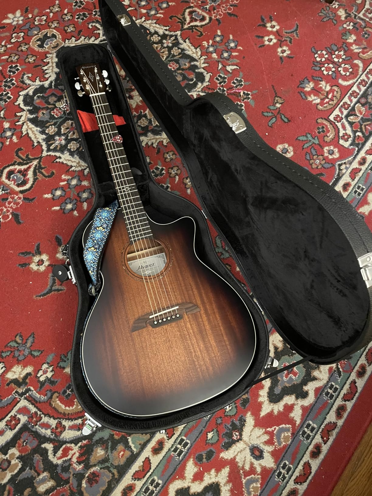 AW Acoustic Guitar Case Hard Dreadnought 41 Inch Wooden Hardshell Carrying Case with Lock Accessory Compartment for Airline Travel Black customer photo 1