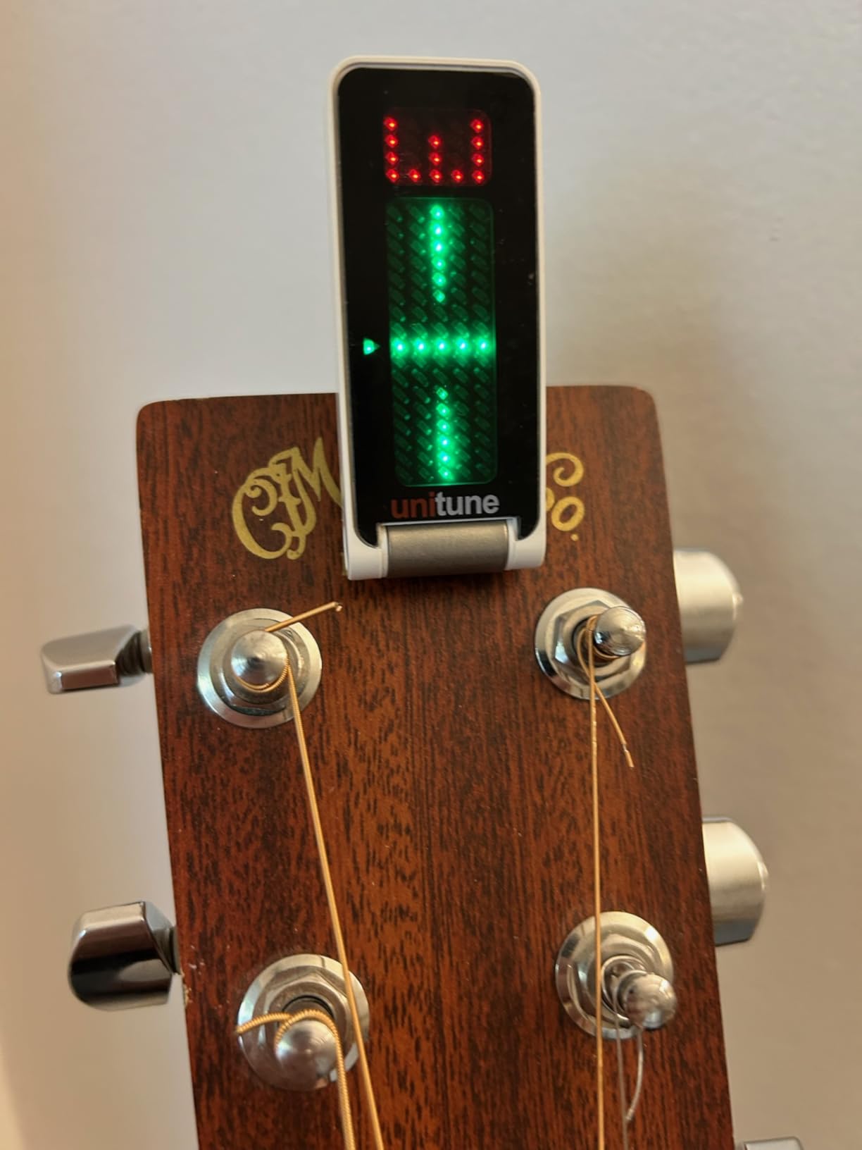 TC Electronic UNITUNE CLIP Clip-On Tuner with Strobe and Chromatic Modes and 108 LED Matrix Display for Uncompromised Tuning Quality customer photo 1