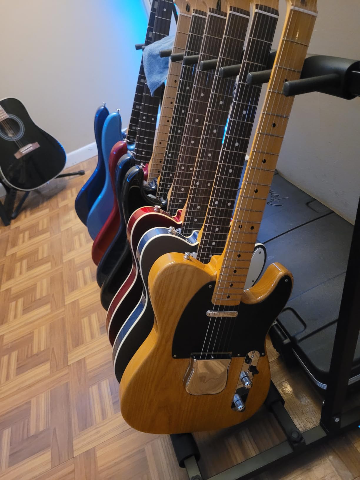 Kuyal Multi-Guitar Display Rack, Folding Stand for Band Stage, Bass & Acoustic Guitars, Black (9 Holder) customer photo 1