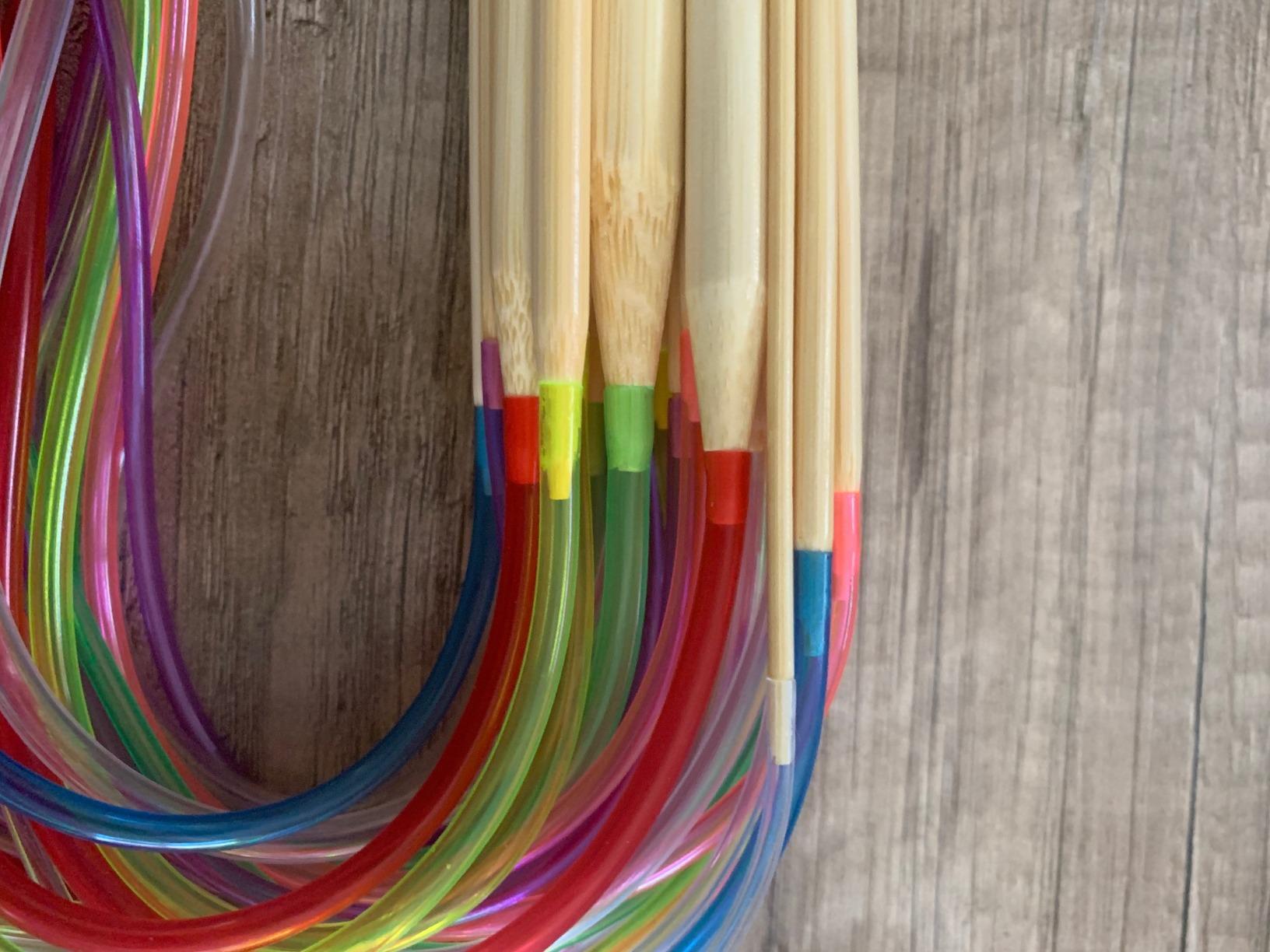18 Pairs Bamboo Knitting Needles Set, Vancens Circular Wooden Knitting Needles with Colorful Plastic Tube, Small Tools for Weave are Included, 18 Sizes: 2mm - 10mm, 31.5