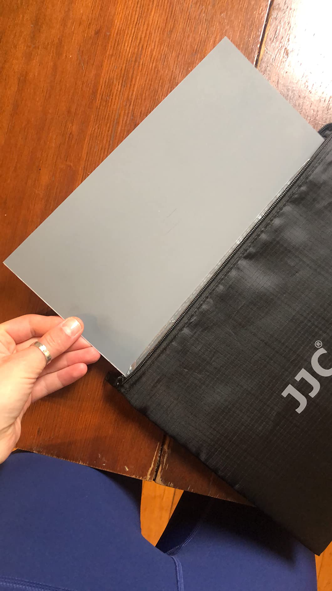 JJC 18% Neutral Grey Card, 10x8 White Balance Card for Photography, PVC | Includes Gray/White/Black Card & Storage Bag, for Exposure Calibration and Video Photography customer photo 1
