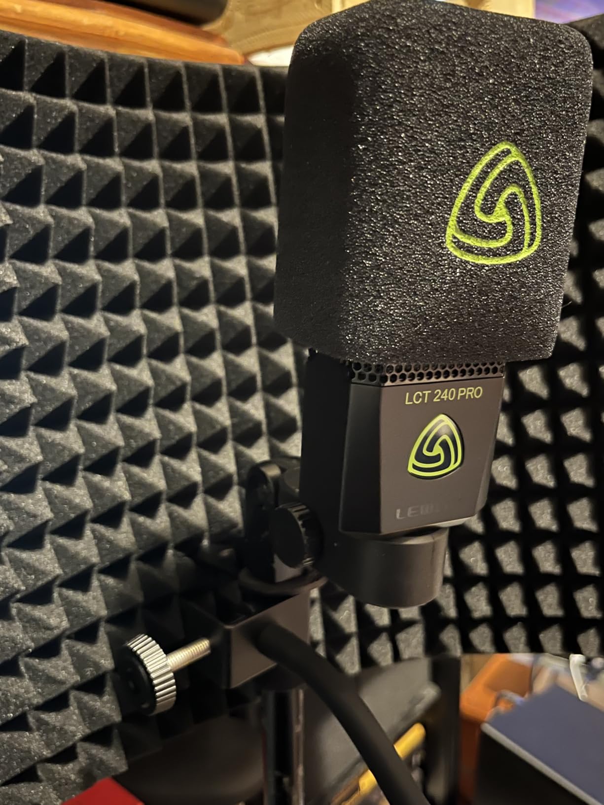 Aokeo Professional Studio Recording Microphone Isolation Shield,Suitable for Blue Yeti and Any Condenser Microphone Recording Equipment（AO-403） customer photo 1