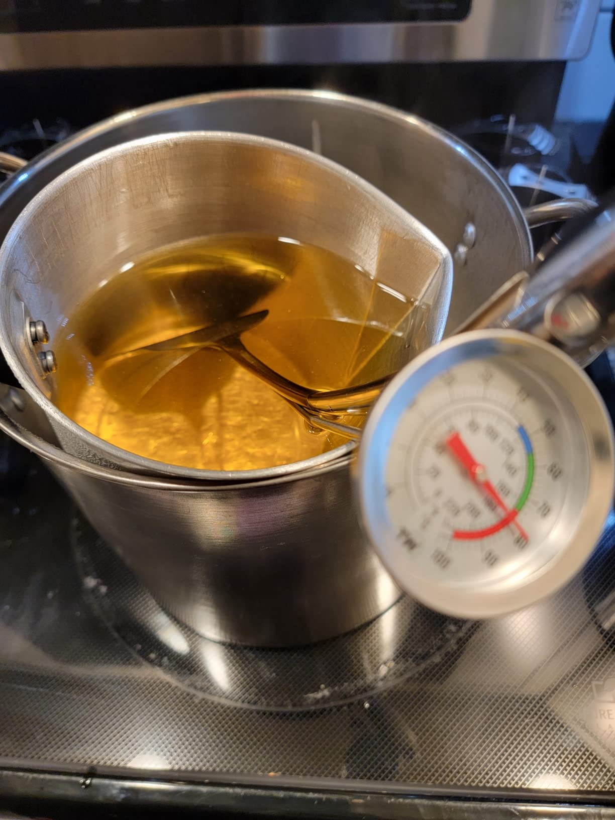Candle Making Pouring Pot, 4 pounds, Dripless Pouring Spout & Heat-resisting Handle Designed Wax Melting Pot, Aluminum Construction Candle Making Pitcher customer photo 2