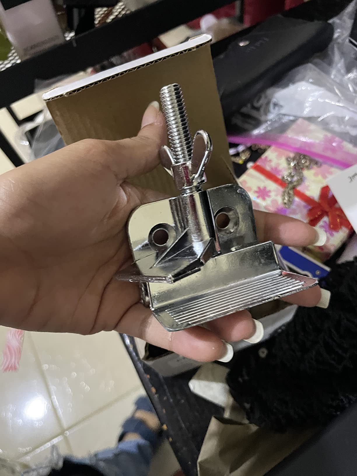 2PCS of Screen Printing Clamps Screen Frame Butterfly Hinge Clamp for Silk Screen Printing Frame Machine,for Fixing Screen Printing Mesh,Screen Printing Press DIY Tool Include 4 Screws customer photo 2