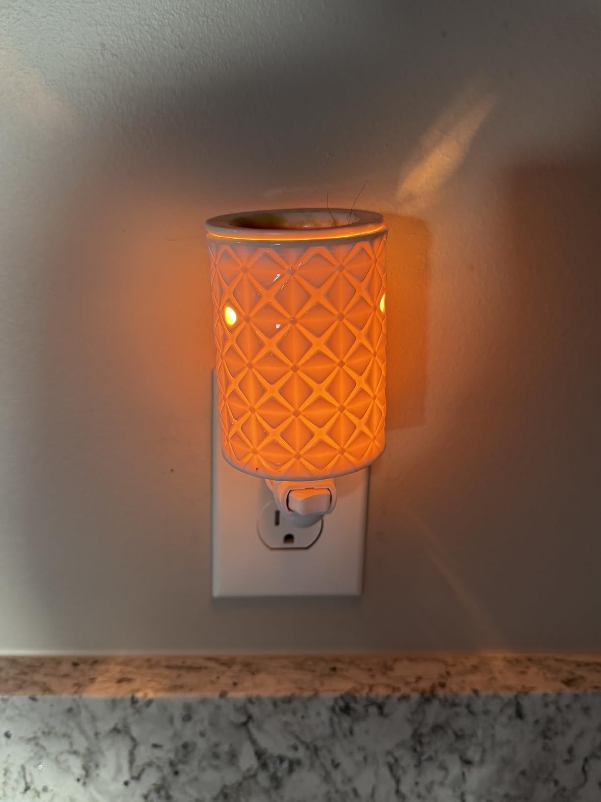Ceramic Wax Melt Warmer, Plug in Wax Warmer for Scented Wax, Scentsy Wax Warmer for Fragrance Oil, Night Light Wax Burner Decoration with Two Bulbs customer photo 2