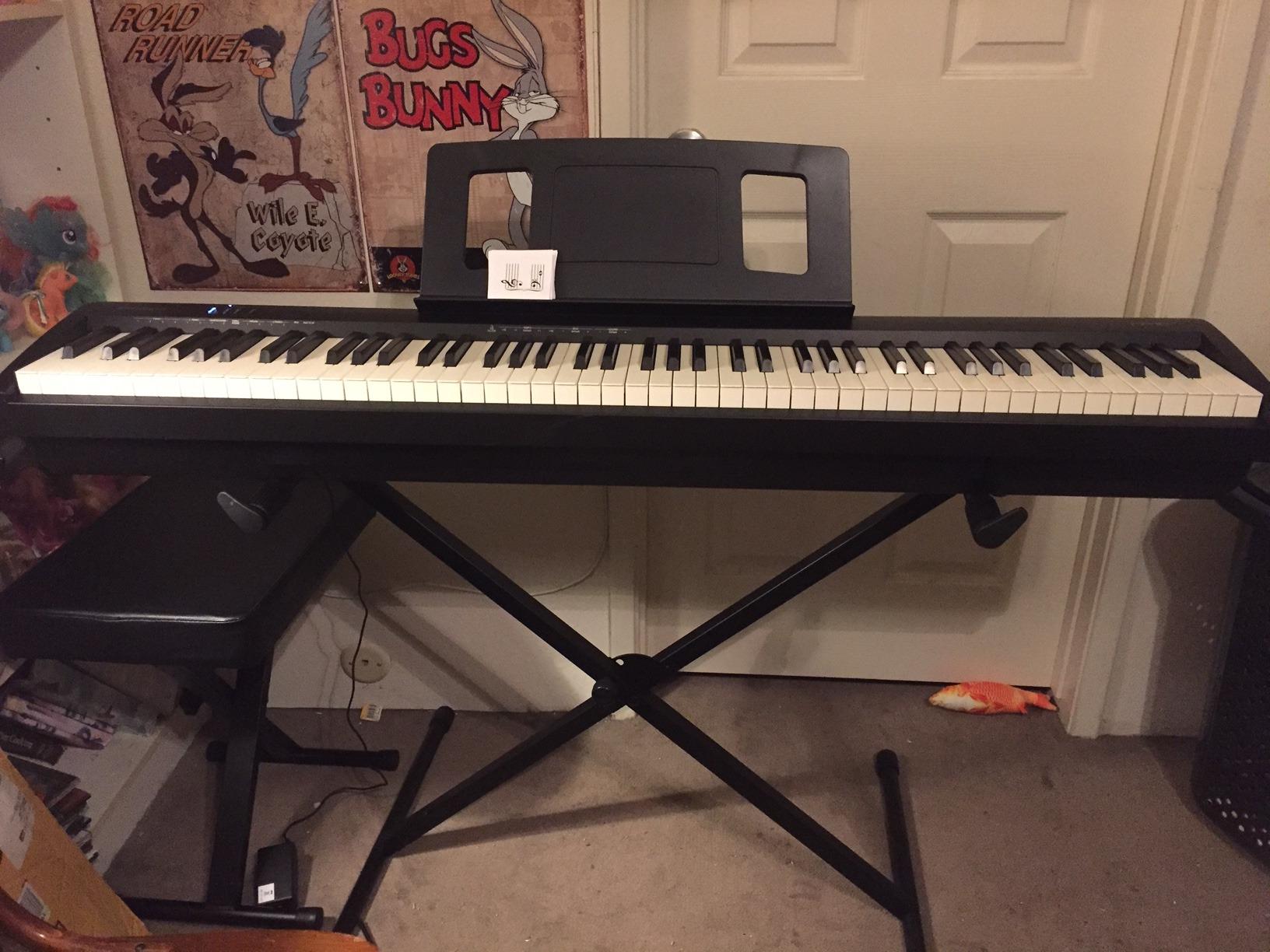 Roland FP-10 | Compact 88-Note Digital Piano | SuperNATURAL Piano Tones | Authentic Acoustic Feel Keyboard | Great for Beginners & Experienced Players | Bluetooth & MIDI Connectivity | Ivory Feel, Supernatural Piano, Built-in Speakers, Bluetooth and USB Midi customer photo 1