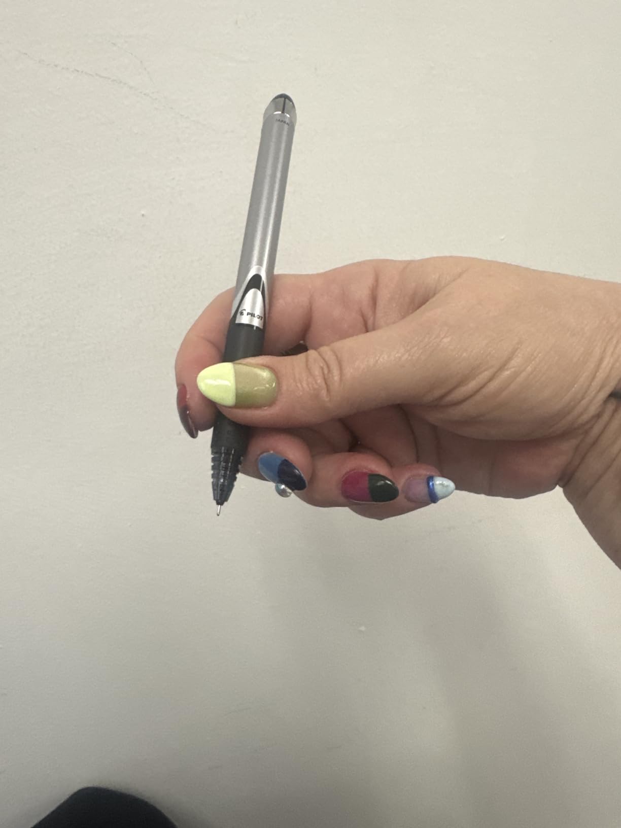 Pilot Precise V5 RT Refillable & Retractable Rollerball Pens, Extra Fine Point Pens 0.5 mm, Black, Pack of 6 - Ideal for School, Journaling & Office Writing customer photo 1