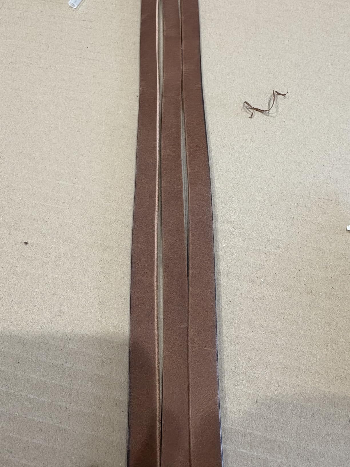 WUTA Leather Edge Beveler,High Carbon Steel Edge Skiving,Leather Wood Handle Leather Tools,Leather Craft Keen Edge Cutting Tool for Beveling,Size 4,1.4mm customer photo 2