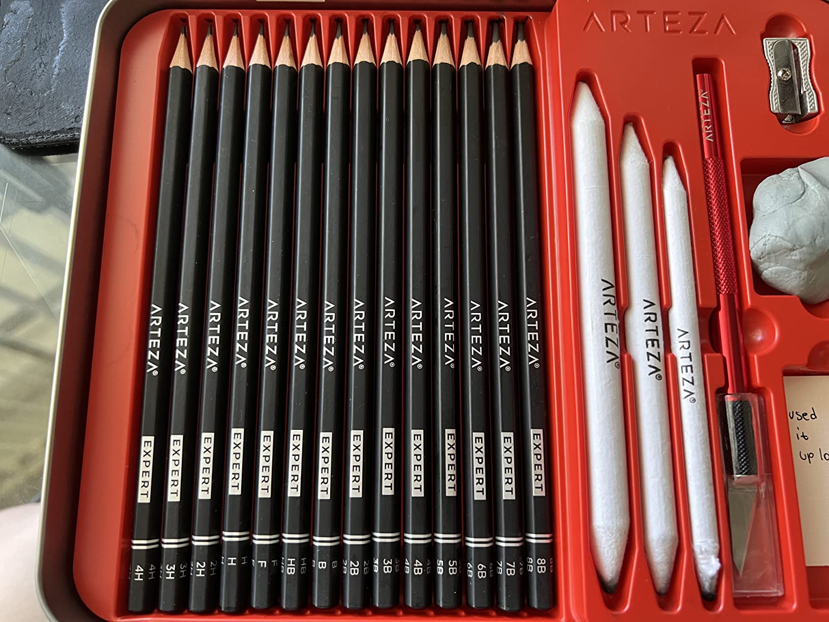 Arteza Drawing Set for Adults, Set of 33 Artist Sketching Tools, 20 Graphite & 4 Charcoal Sketch Pencils, 1 Fineliner, 3 Blenders, 1 Sharpener, 3 Erasers & 1 Hobby Knife, Art Supplies for Drawing customer photo 1