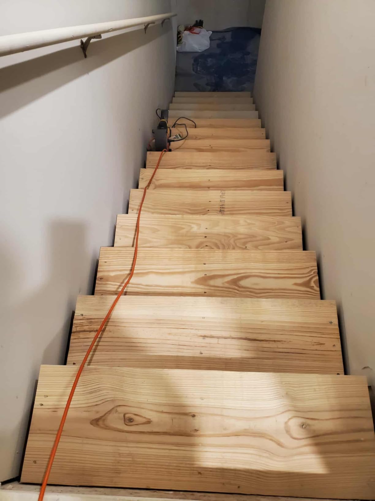 DEWALT Random Orbit Sander, Variable Speed, 5-Inch (DWE6423) customer photo 2