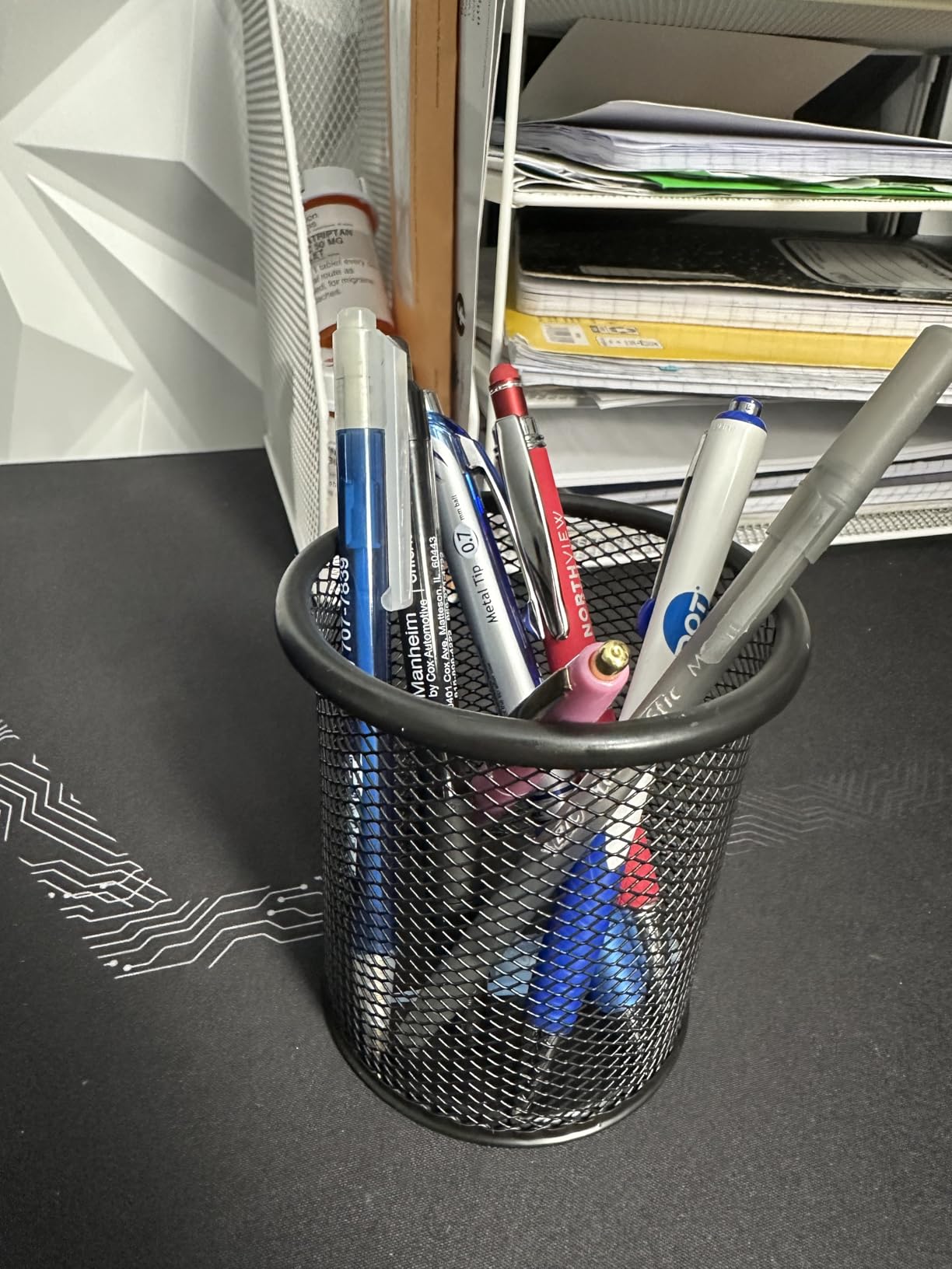 HSYMQ Black Pen Holder Cup for Desk, Pencil Cup Holder, Black Wire Mesh Pen Cup for Desk Office Pen Organizer customer photo 2